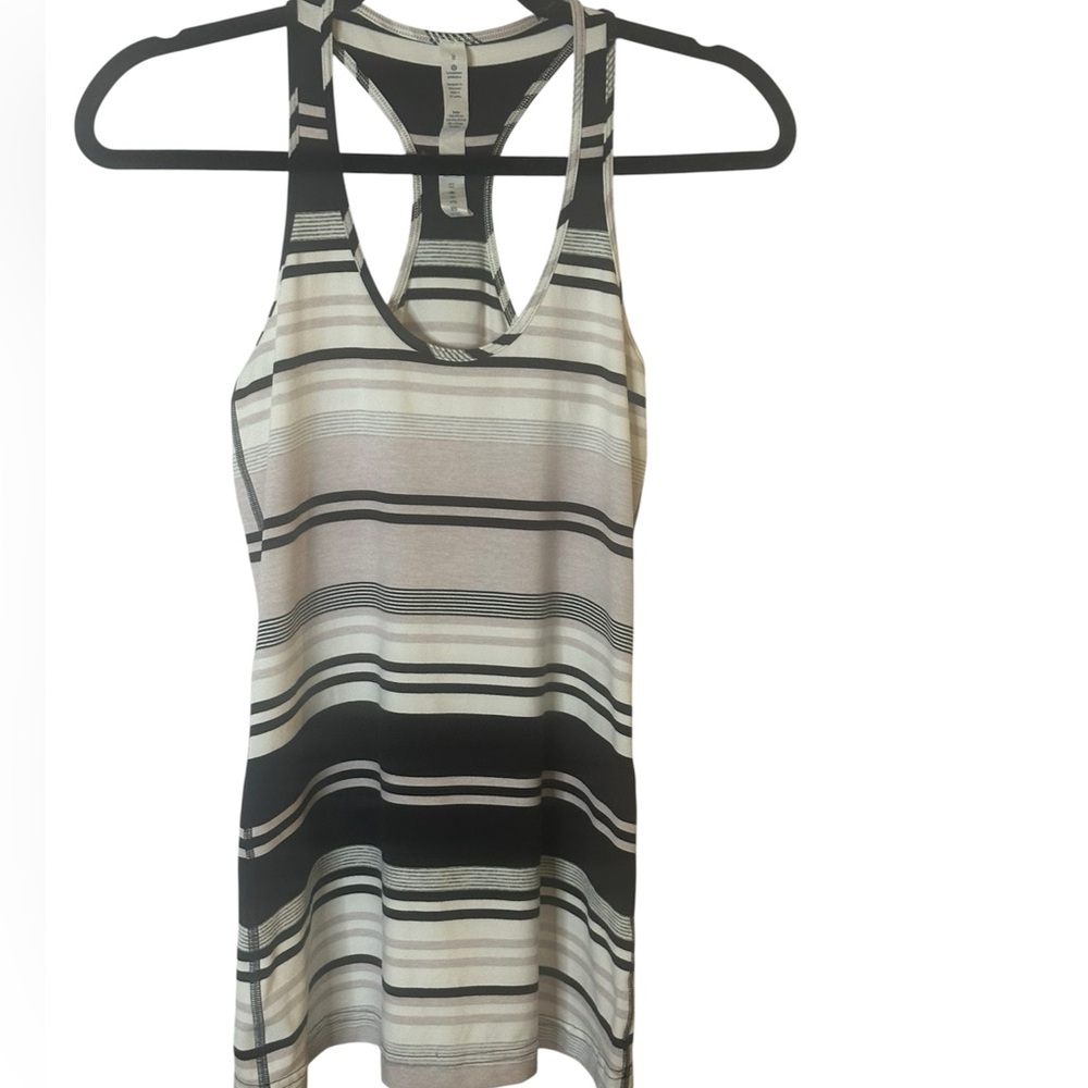 Lululemon athletica Cool Racerback | Groovy
Stripe Static Wave Dune Size 8